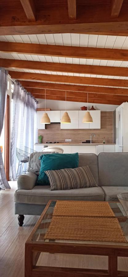 Beautiful Chalet With Wifi And Free Parking Arona  Eksteriør bilde