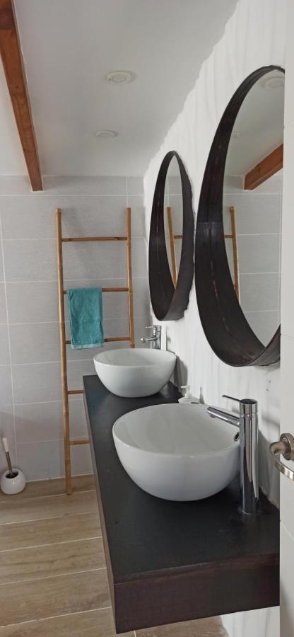 Beautiful Chalet With Wifi And Free Parking Arona  Eksteriør bilde