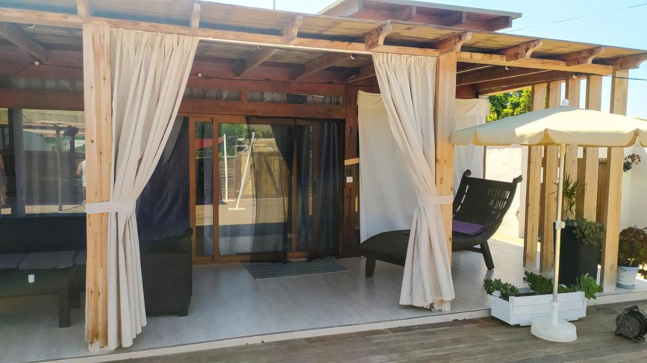 Beautiful Chalet With Wifi And Free Parking Arona  Eksteriør bilde