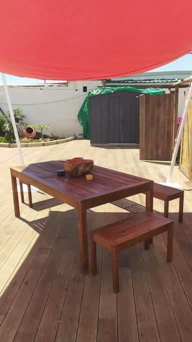 Beautiful Chalet With Wifi And Free Parking Arona  Eksteriør bilde