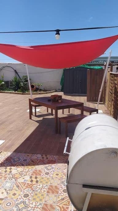 Beautiful Chalet With Wifi And Free Parking Arona  Eksteriør bilde