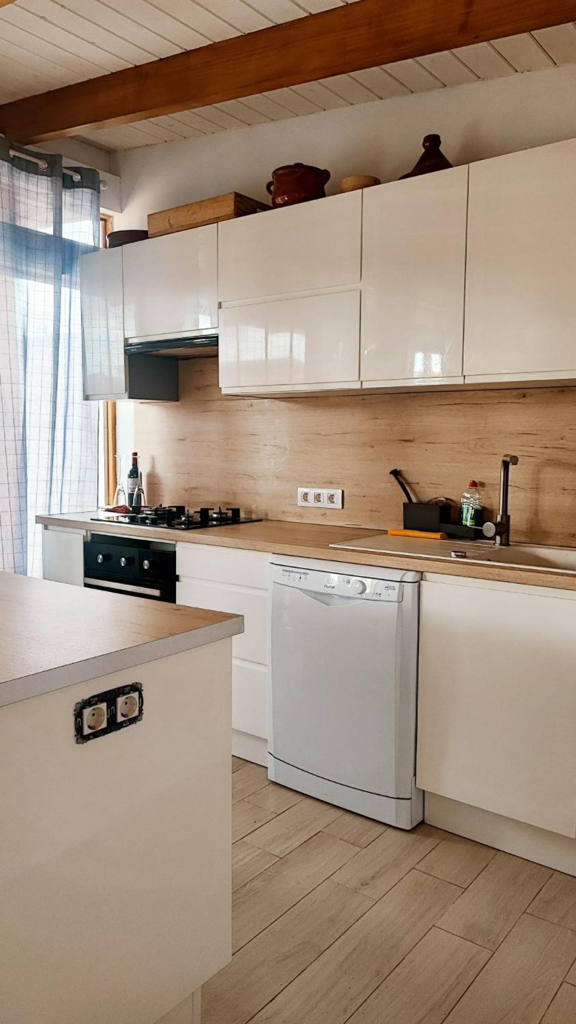 Beautiful Chalet With Wifi And Free Parking Arona  Eksteriør bilde